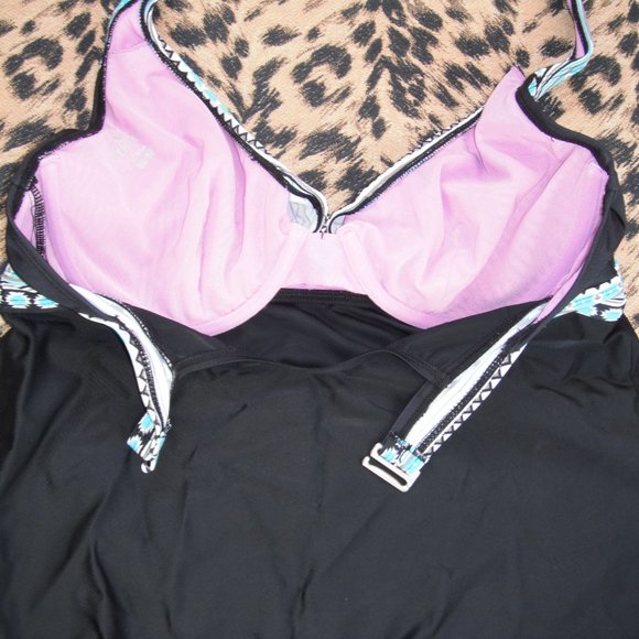 Athleta Bathing Suit Top Women's Size 38   B/C - Picture 5 of 6